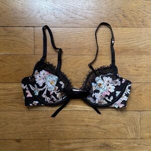 NWT Victoria’s Secret black Dream Angels low cut demi bra (size: 32C)